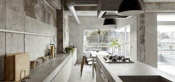 Кухня в стиле бетон и дерево в Ревде